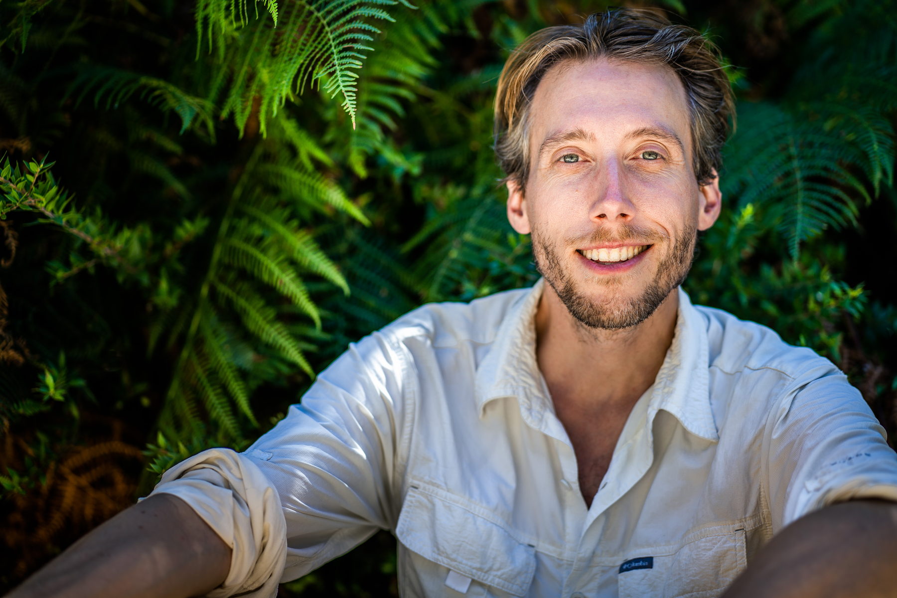 Marnix de Stigter, leraar non-dualiteit en begeleider van Kundalini Awakening sessies, in de natuur